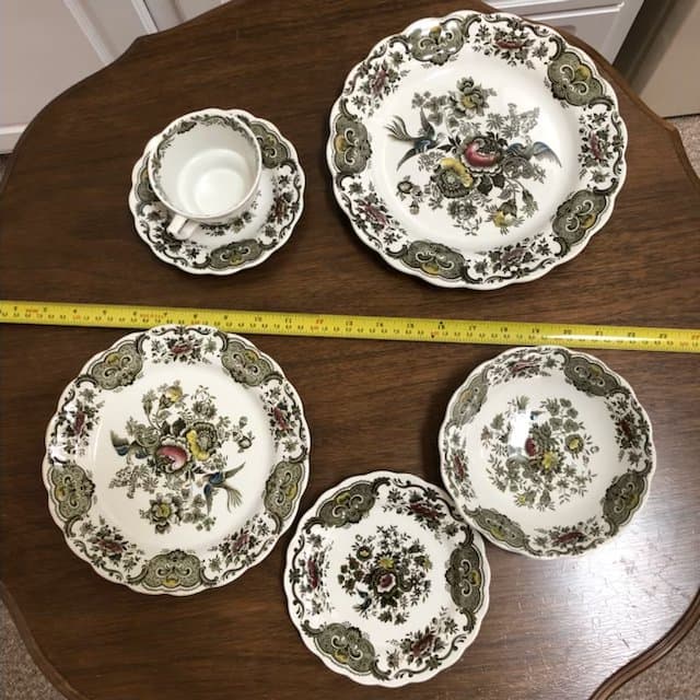 59: Floral China Set 3 - sold on EastBid