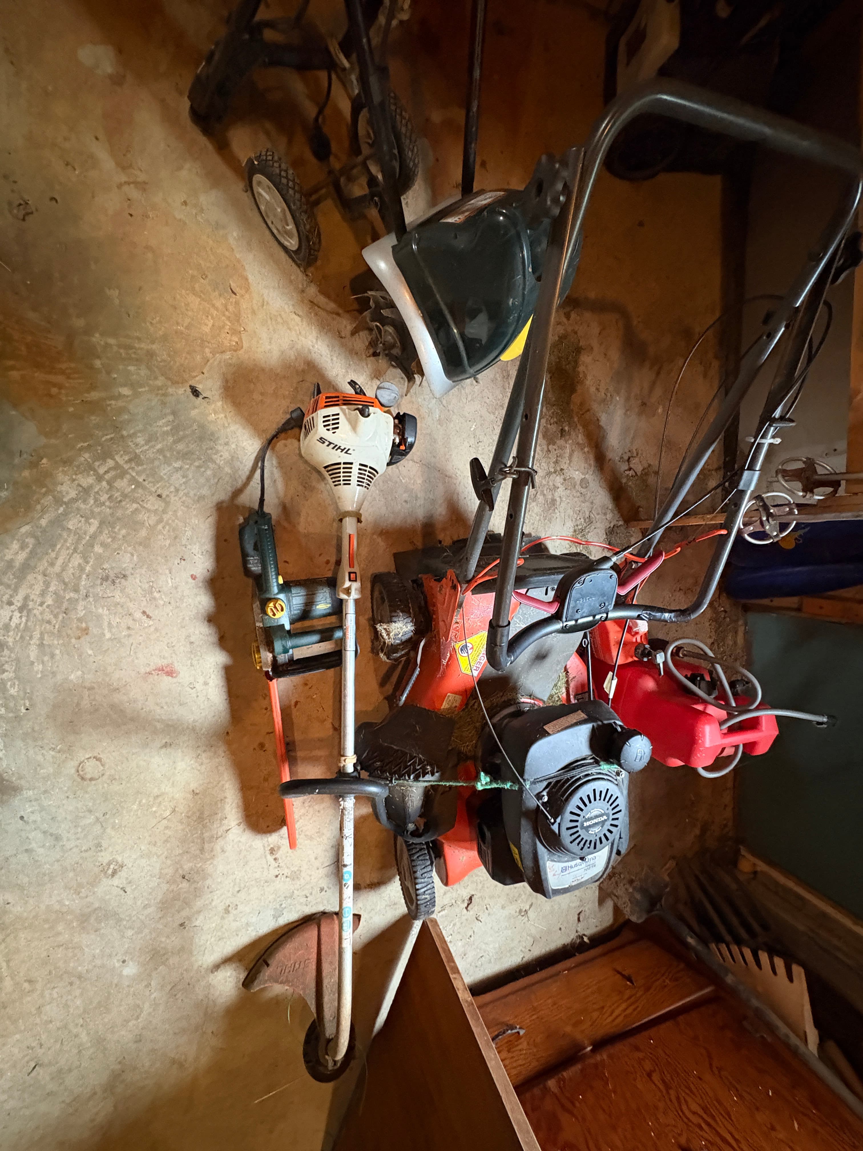 103: Lawn Mower / Weed Whacker - sold on EastBid